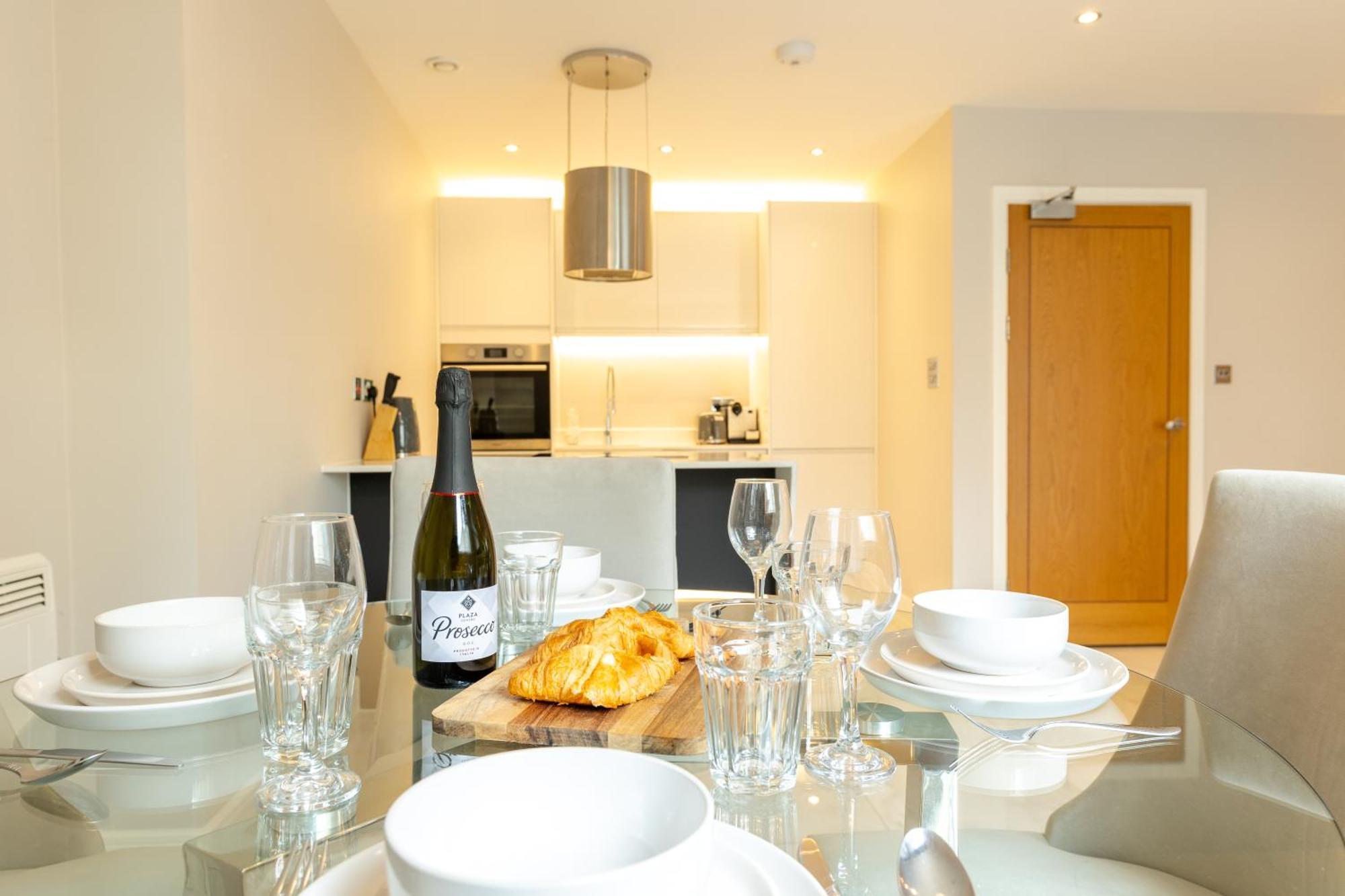 Exclusive Cardiff City Centre Apartment Exteriör bild
