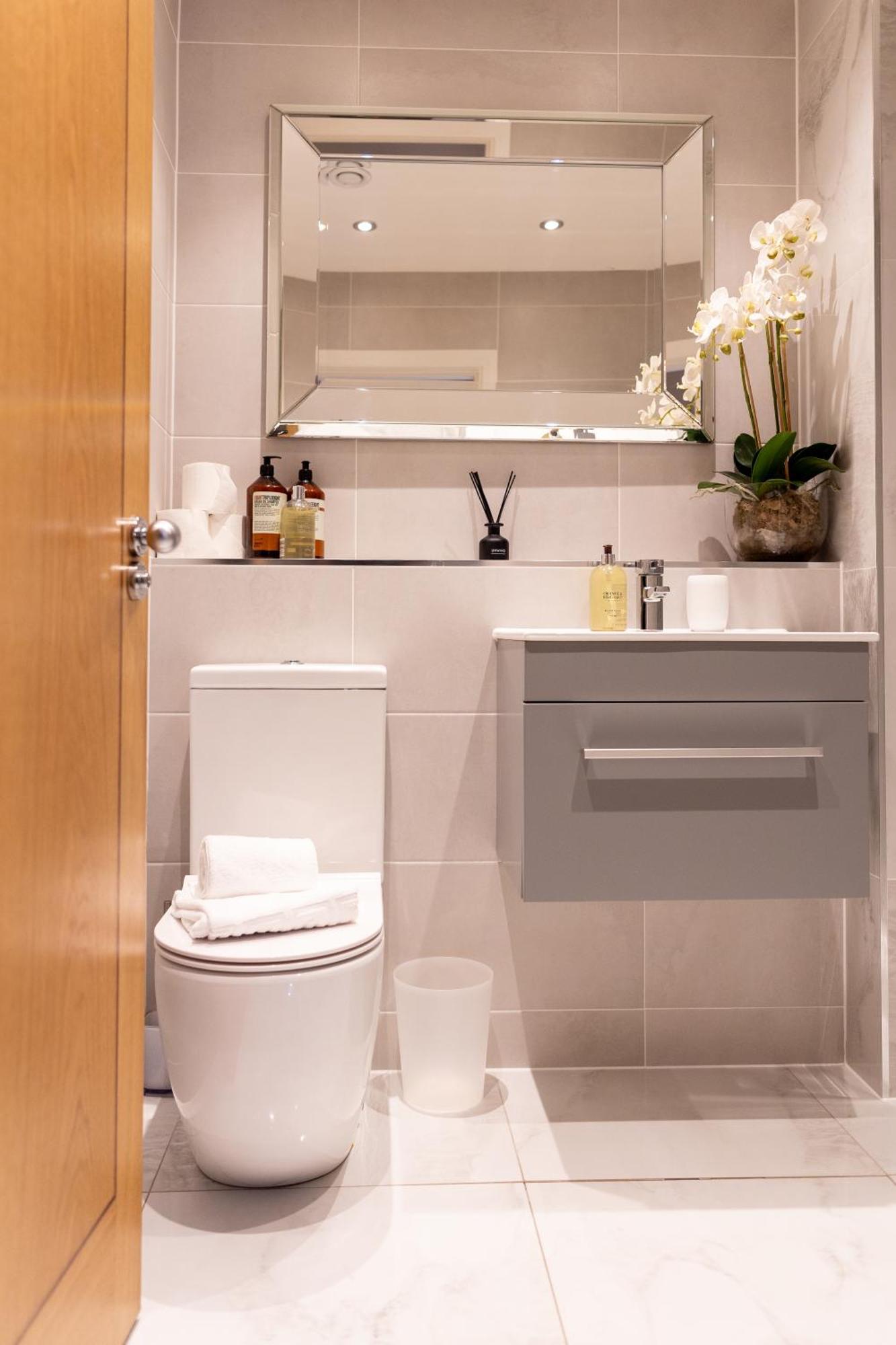 Exclusive Cardiff City Centre Apartment Exteriör bild